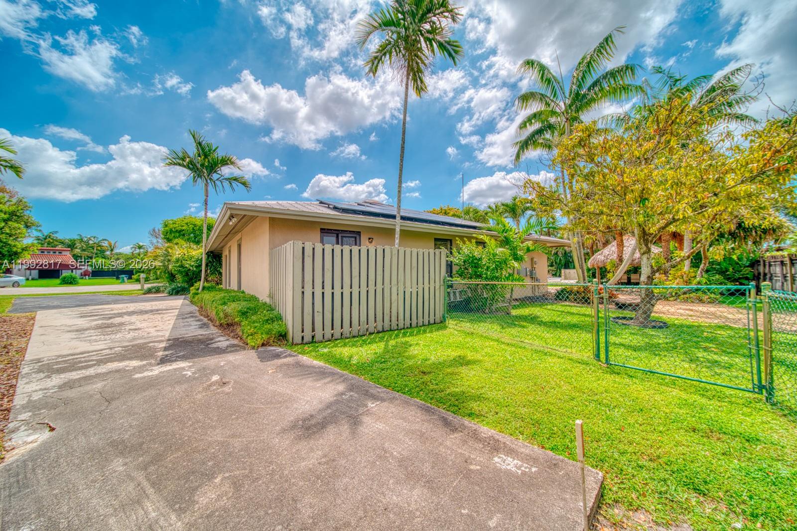 7320 SW 100th Ct Miami, FL 33173