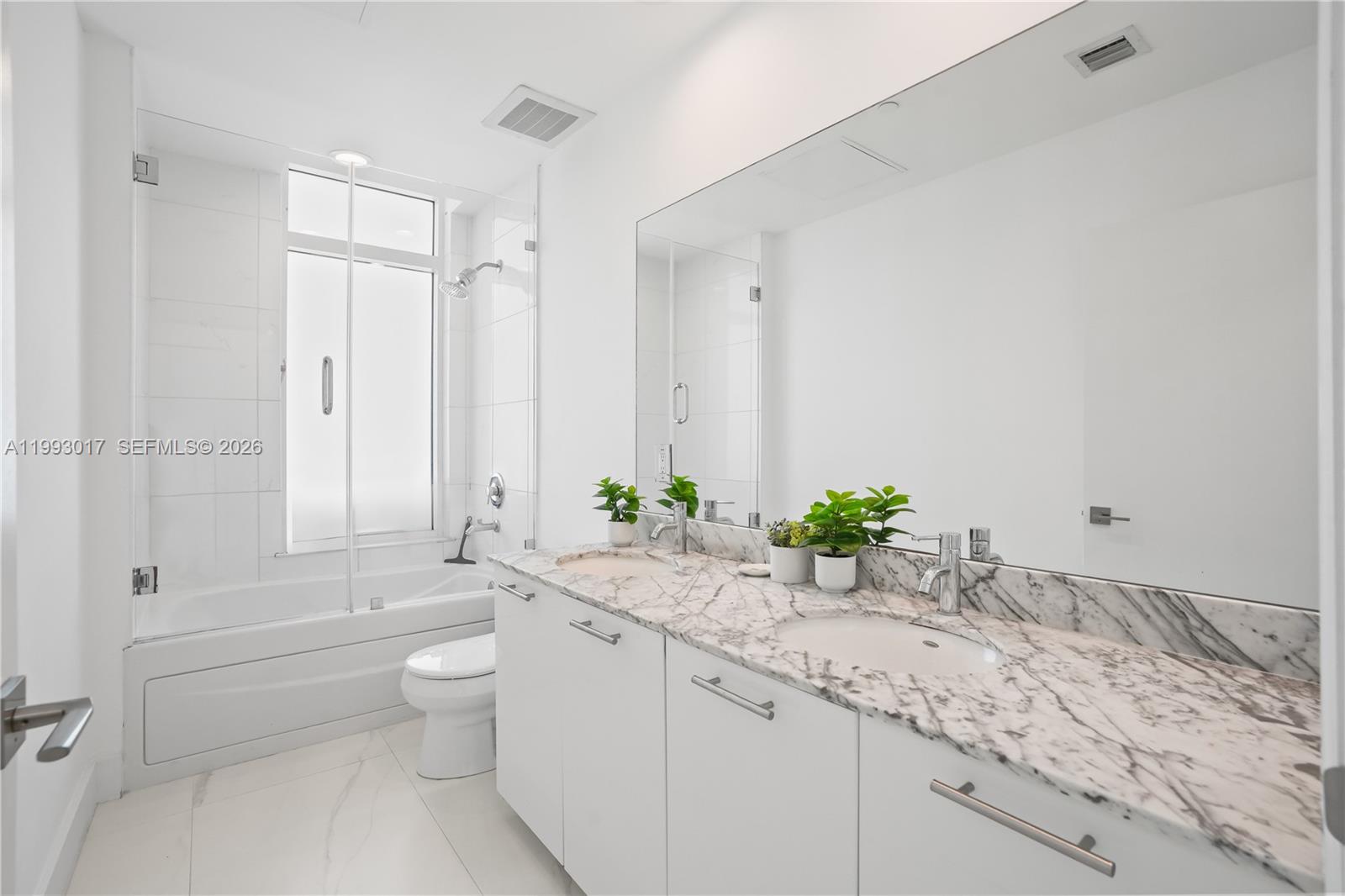 950 Brickell Bay Dr #4101 Miami, FL 33131