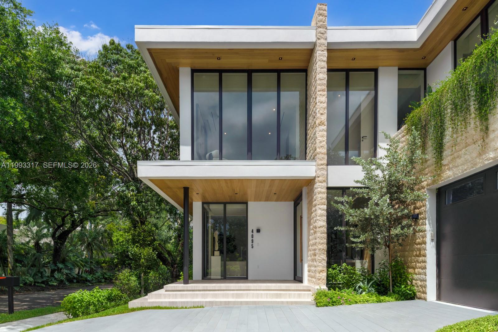 4095 Hardie Ave Miami, FL 33133