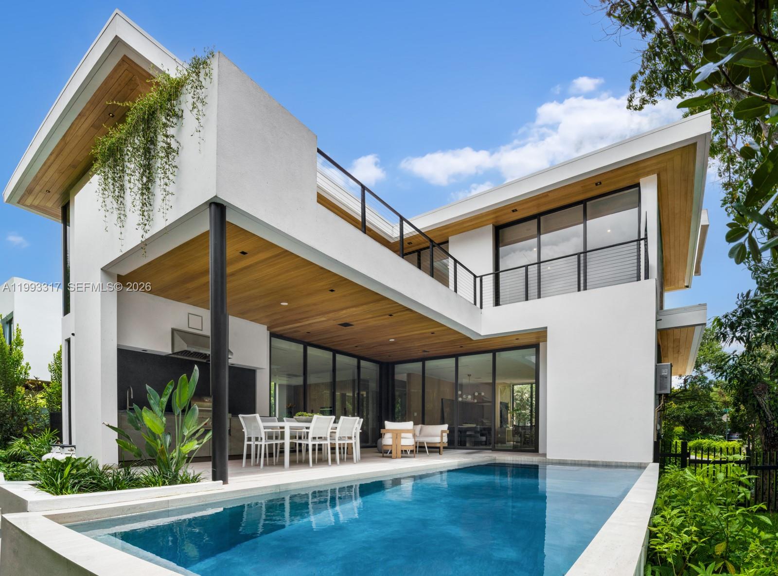 4095 Hardie Ave Miami, FL 33133