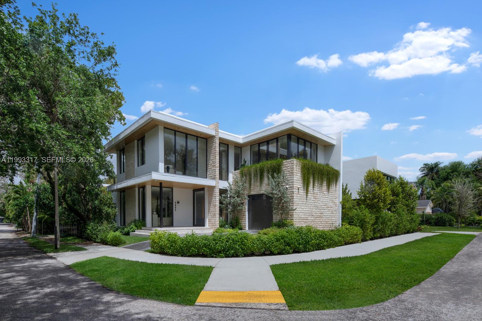 4095 Hardie Ave Miami, FL 33133