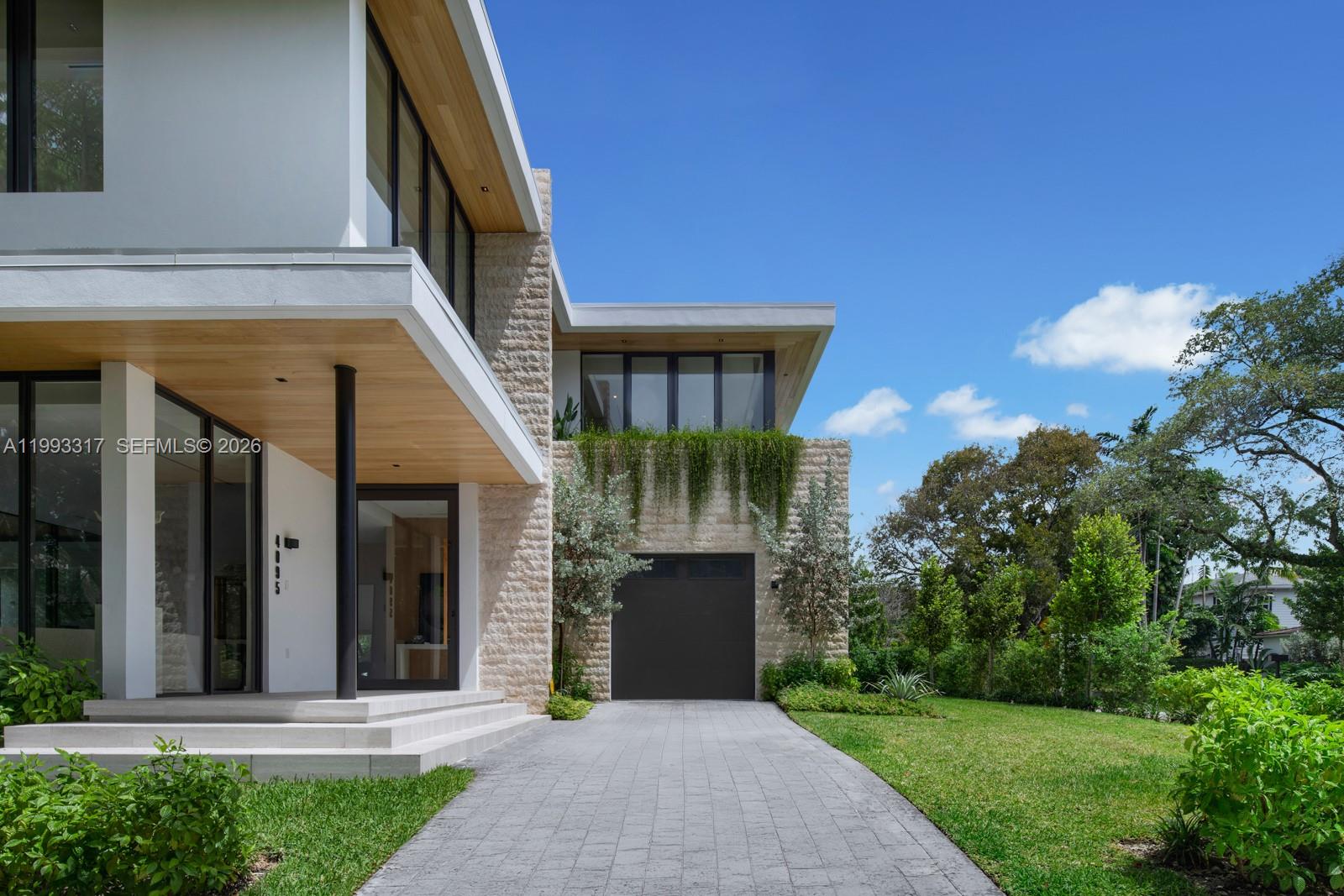 4095 Hardie Ave Miami, FL 33133