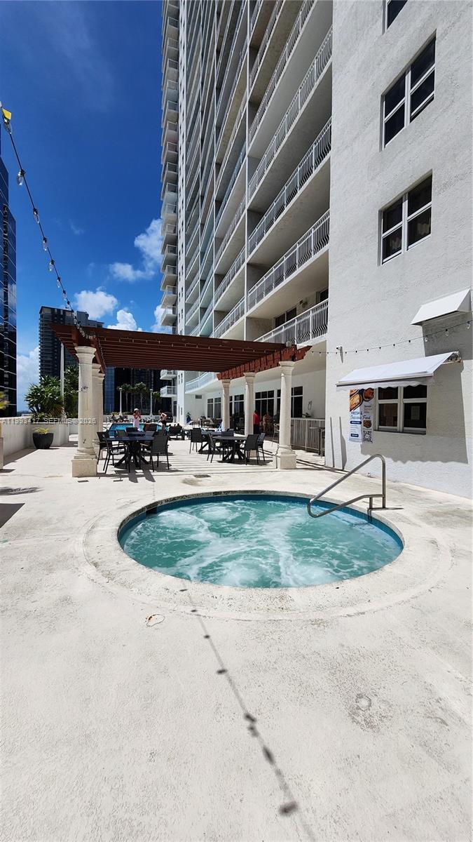 image The Club at Brickell Bay10