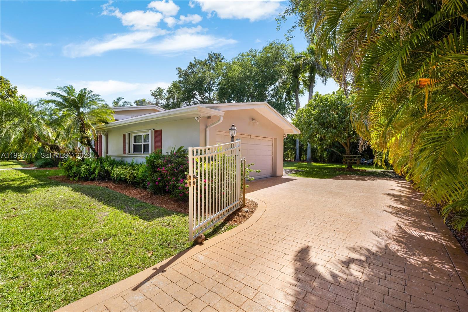 9830 SW 69th Ave Pinecrest, FL 33156