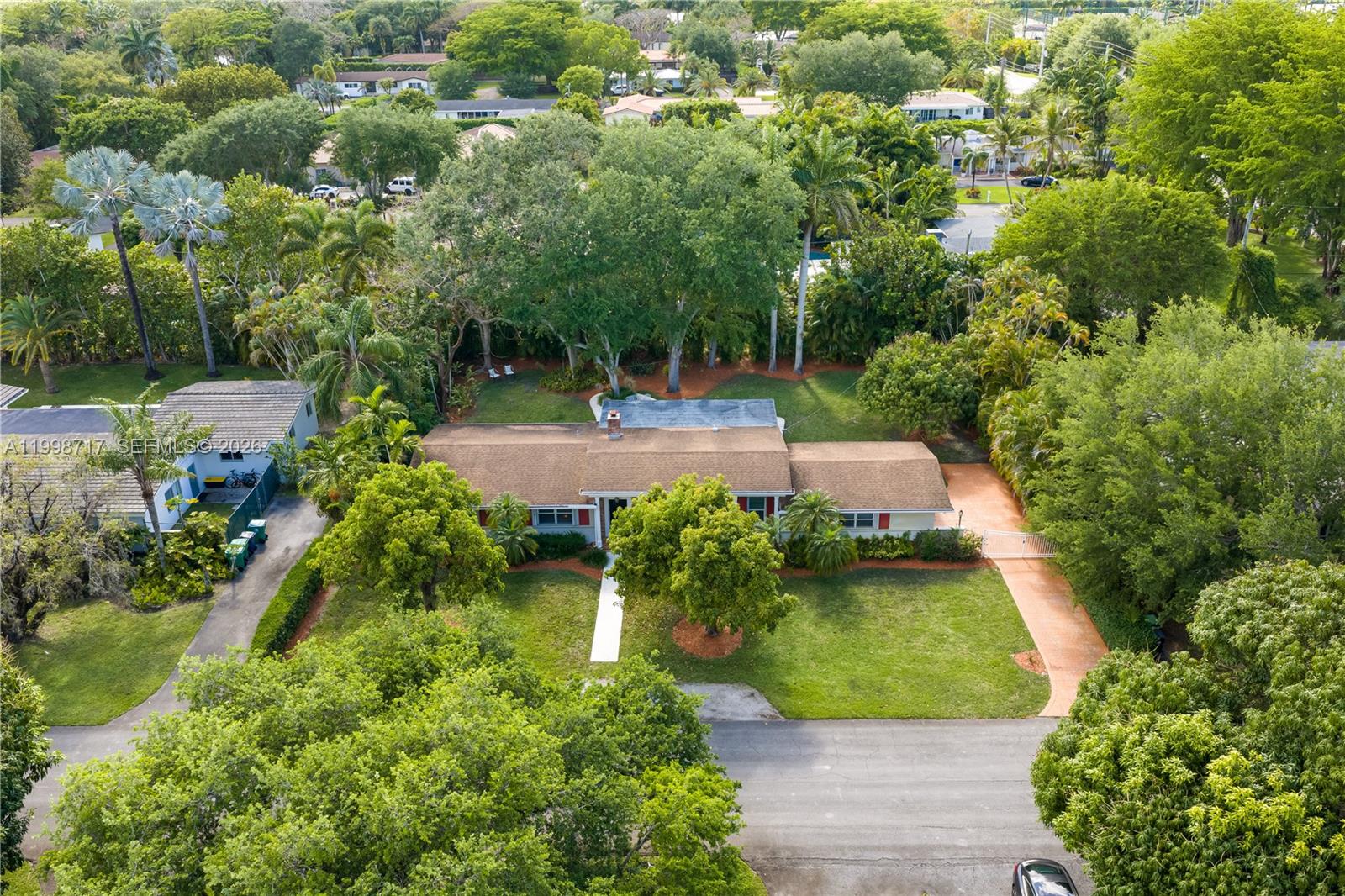 9830 SW 69th Ave Pinecrest, FL 33156