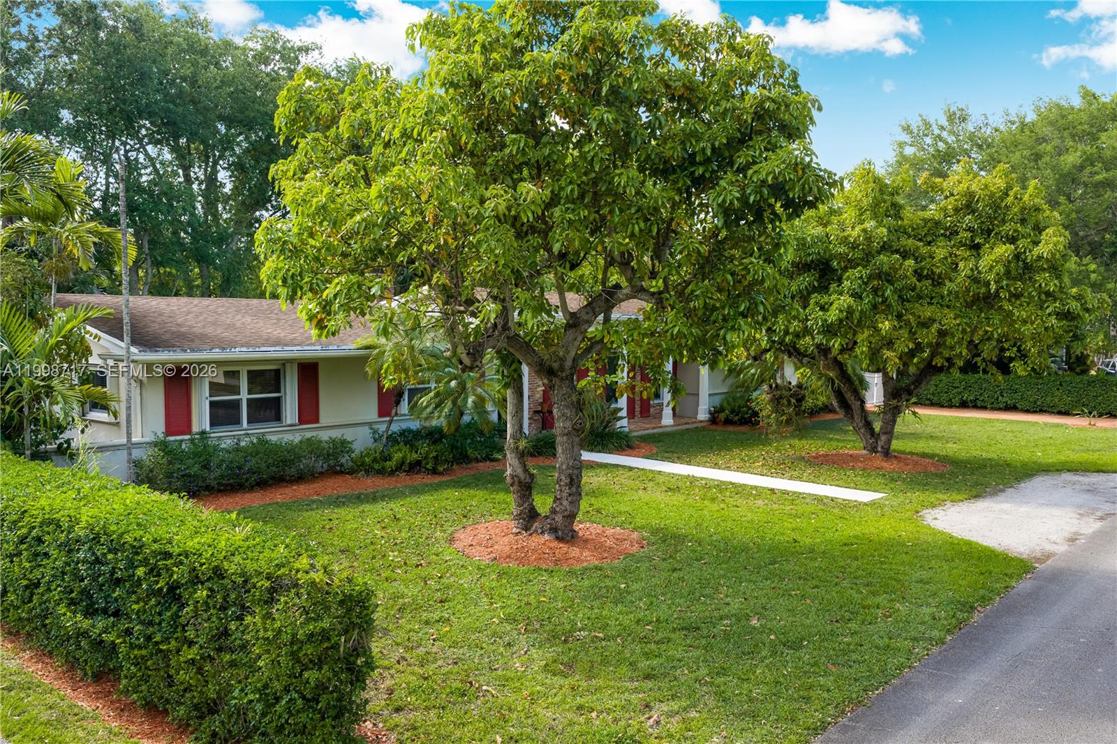 9830 SW 69th Ave Pinecrest, FL 33156