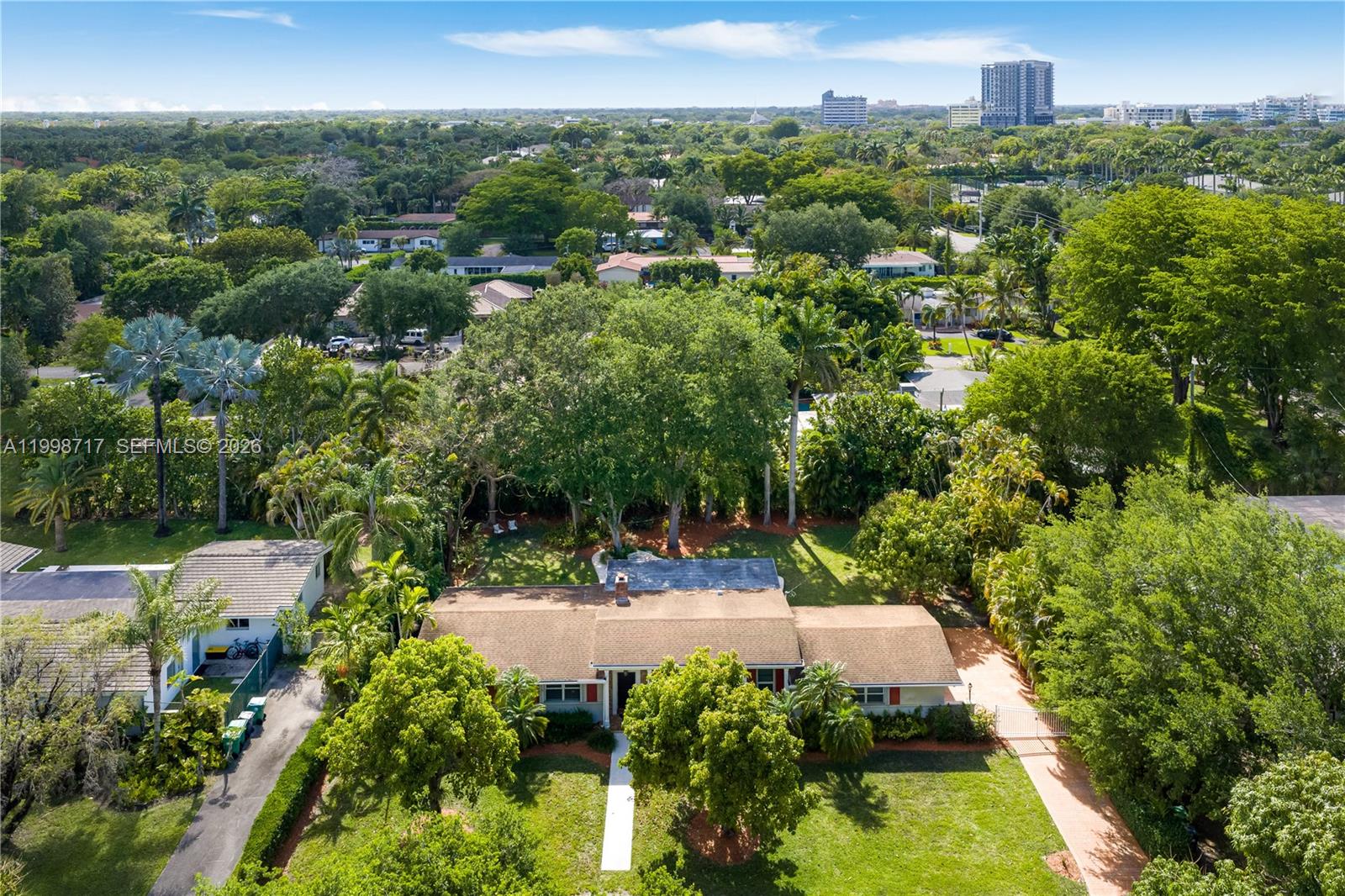 9830 SW 69th Ave Pinecrest, FL 33156