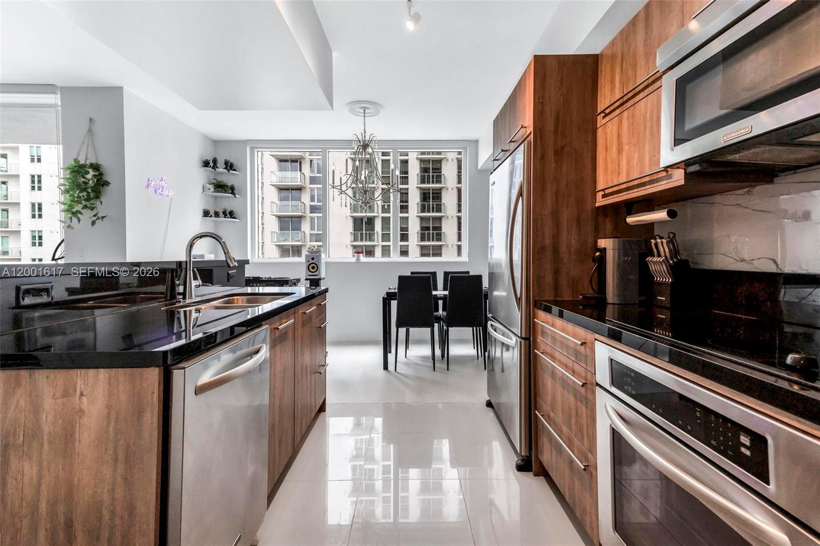 253 NE 2nd St #1608 Miami, FL 33132