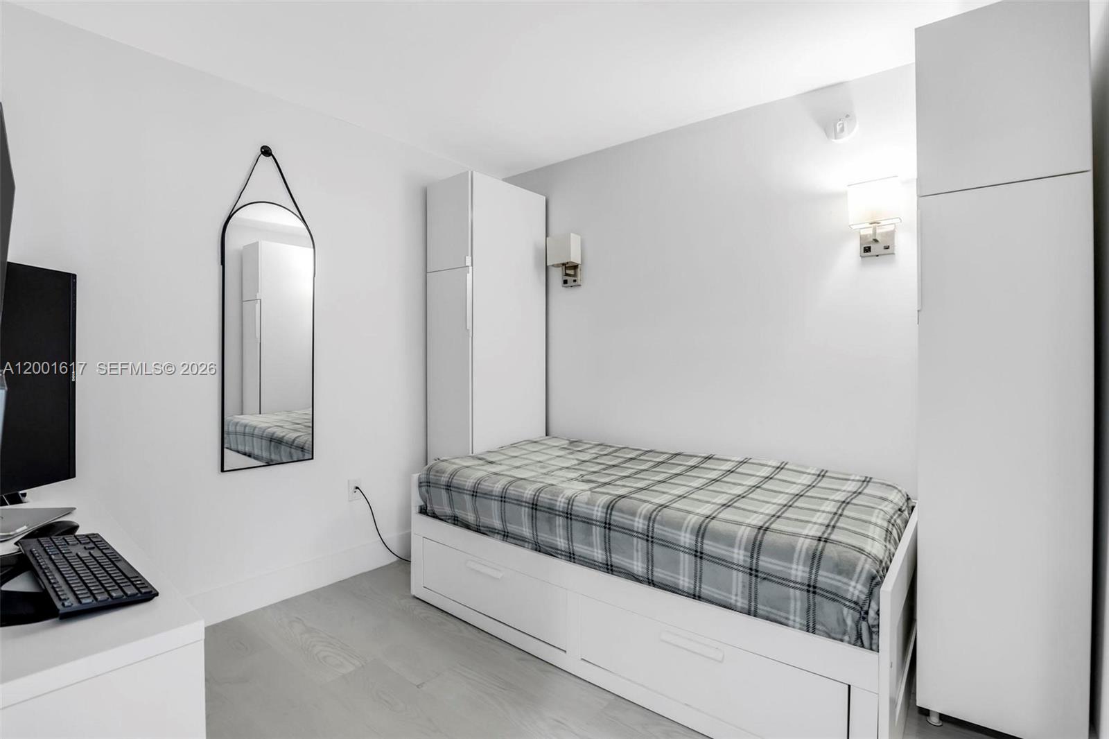 253 NE 2nd St #1608 Miami, FL 33132