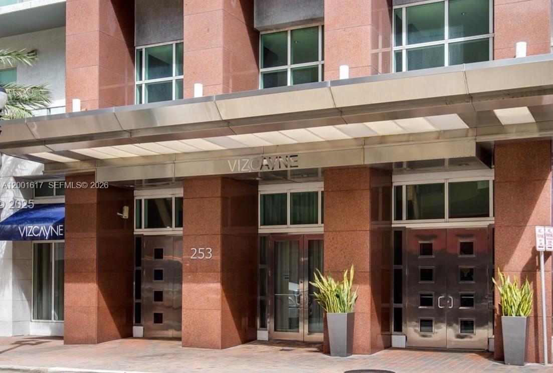 253 NE 2nd St #1608 Miami, FL 33132