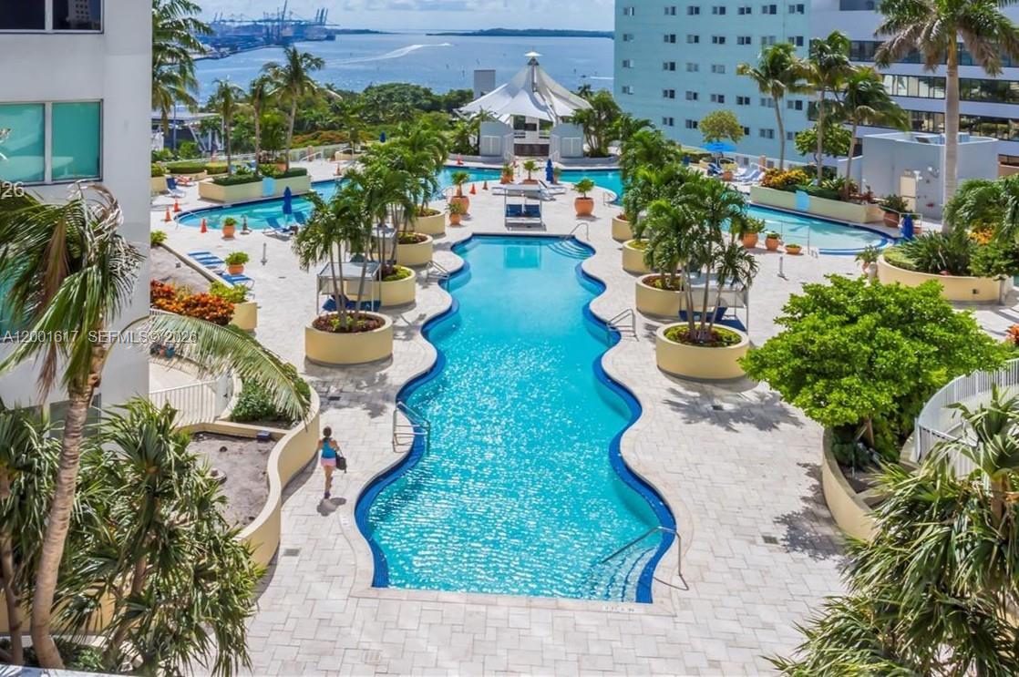 253 NE 2nd St #1608 Miami, FL 33132