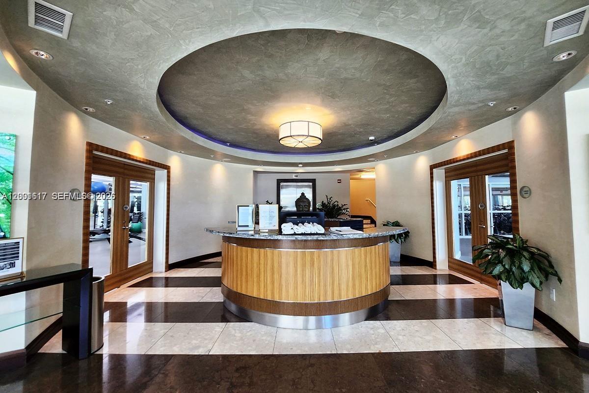 253 NE 2nd St #1608 Miami, FL 33132