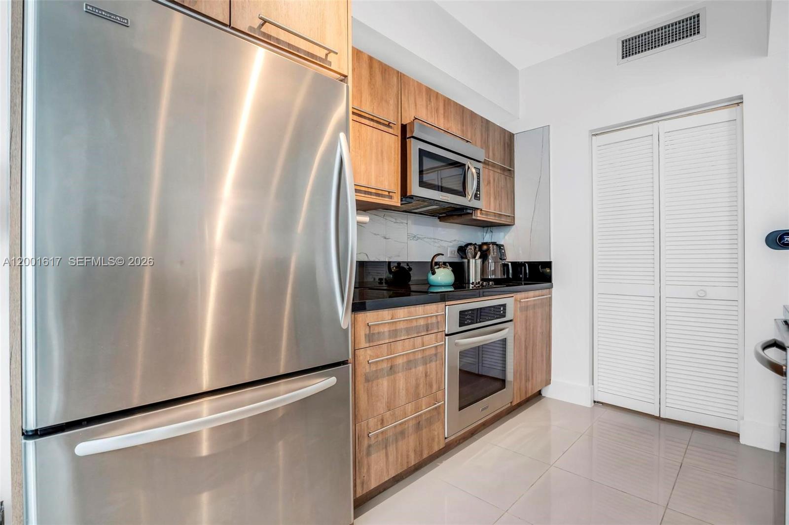 253 NE 2nd St #1608 Miami, FL 33132