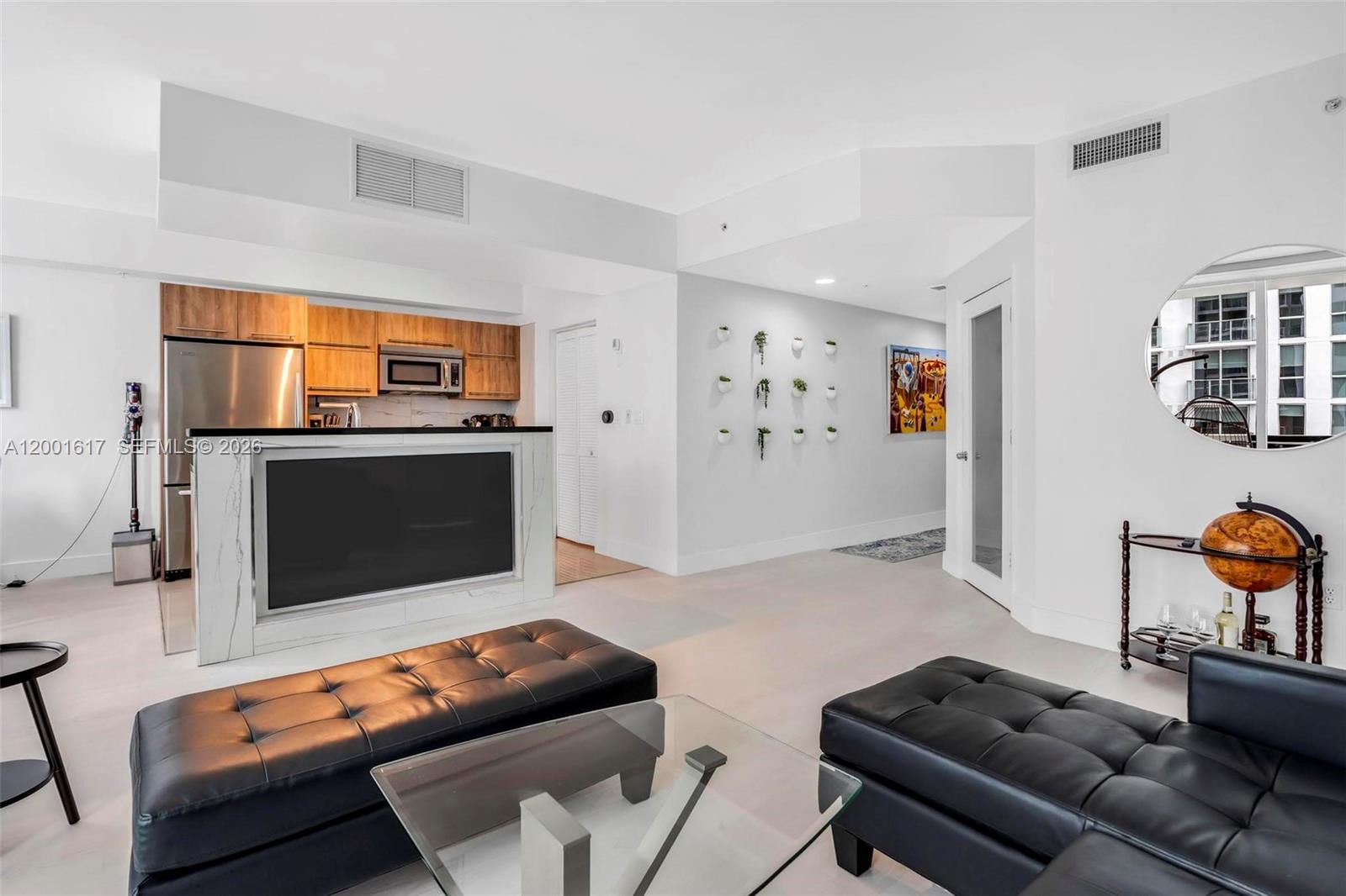 253 NE 2nd St #1608 Miami, FL 33132