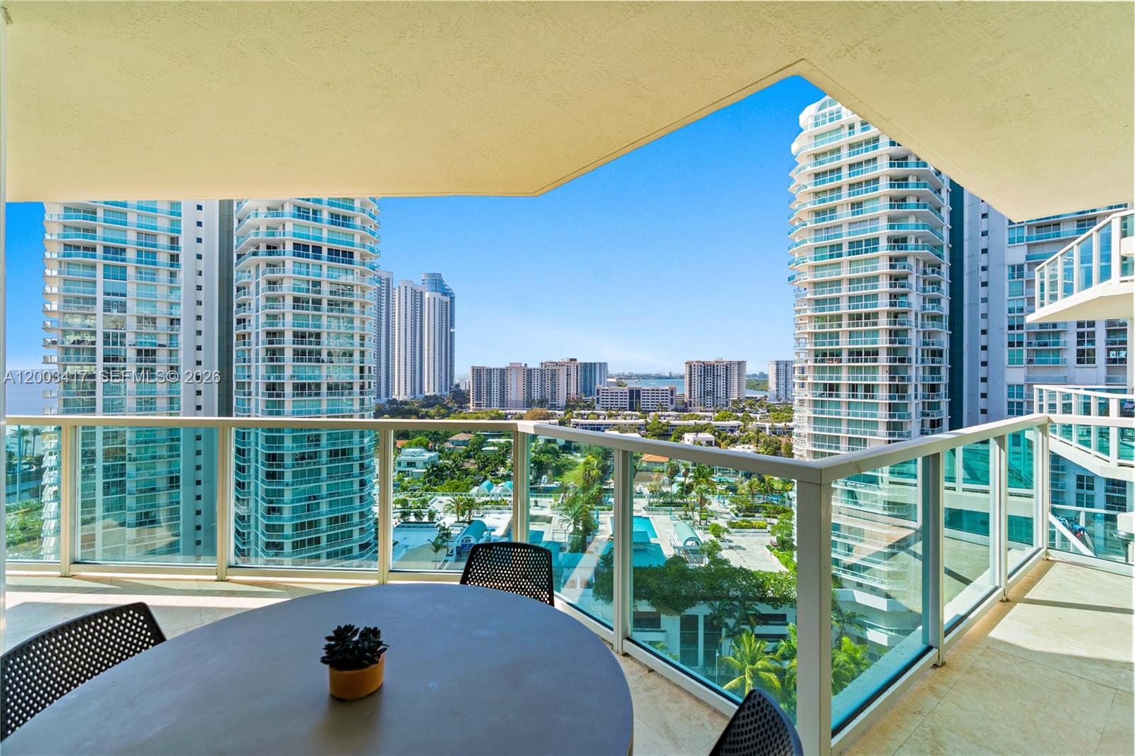 image St Tropez Sunny Isles23
