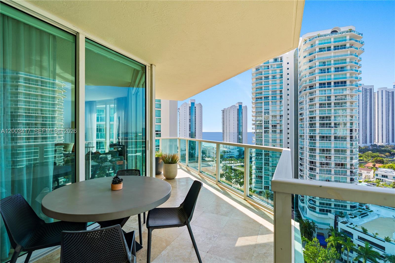 image St Tropez Sunny Isles24