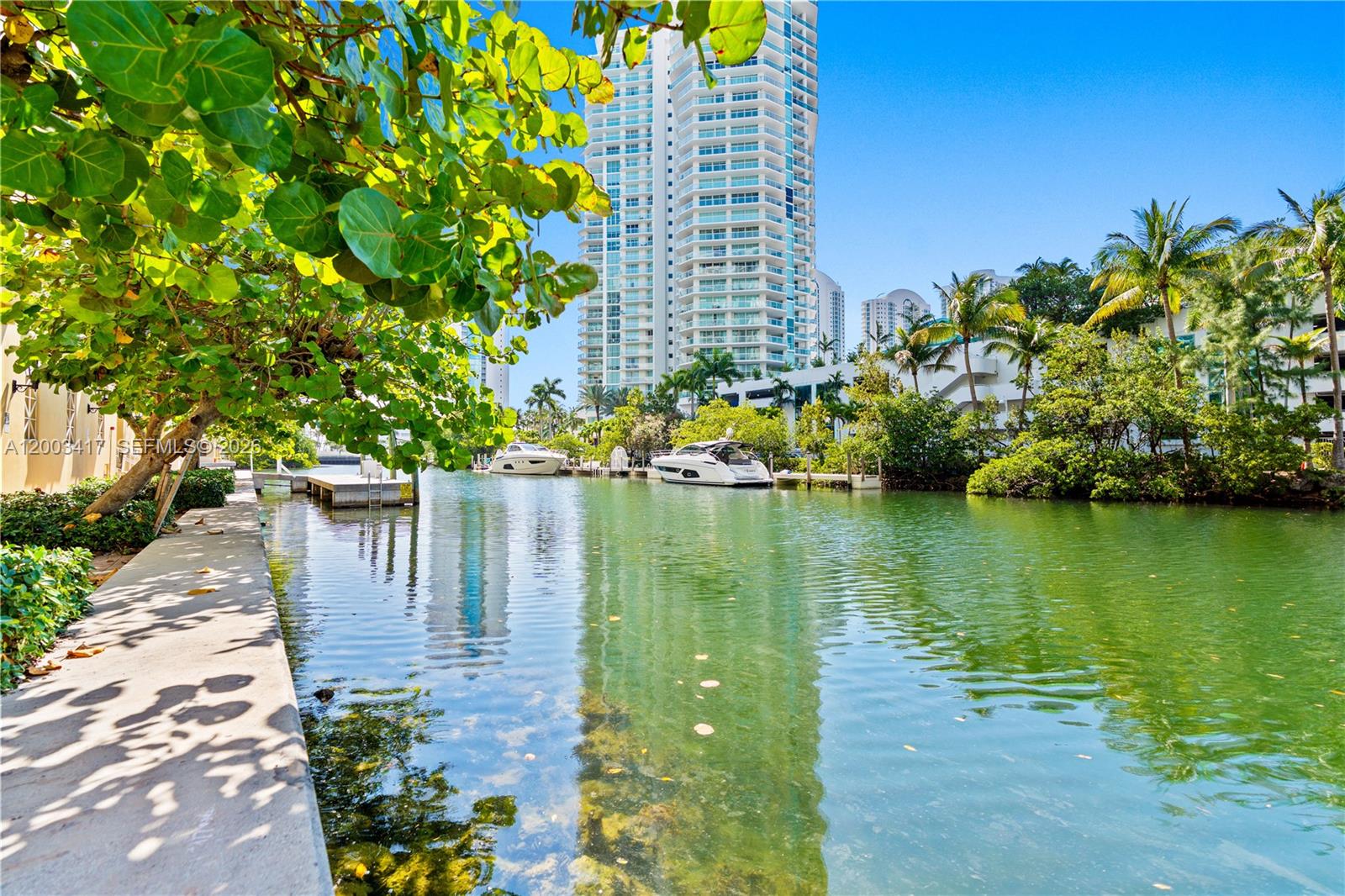 image St Tropez Sunny Isles34