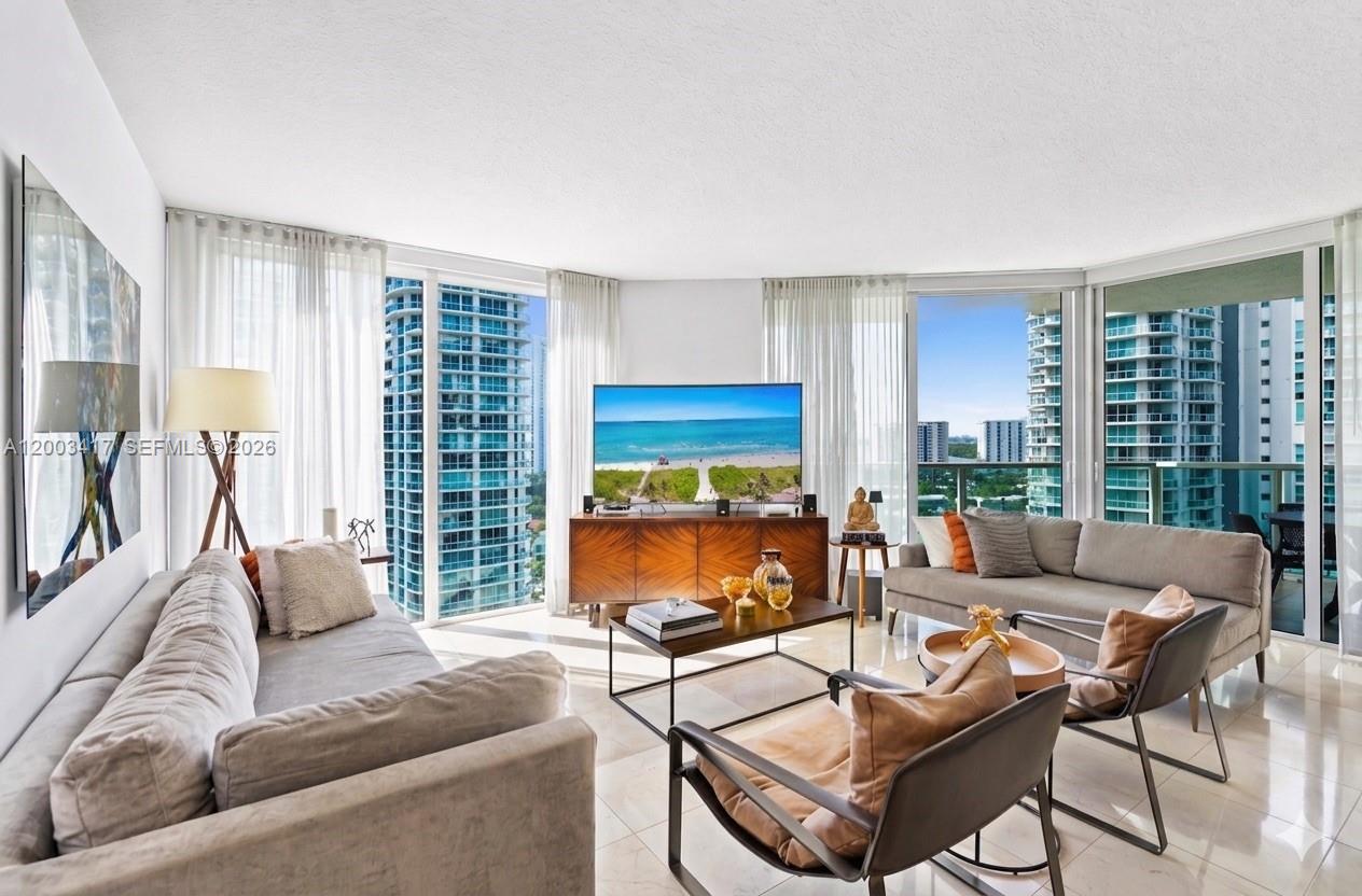 image St Tropez Sunny Isles3