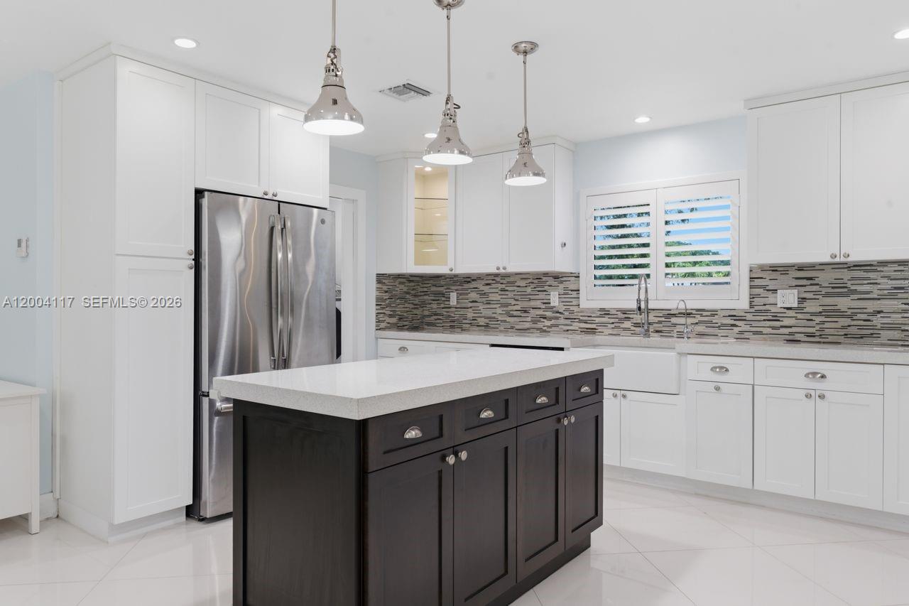 9870 SW 96th St Miami, FL 33176
