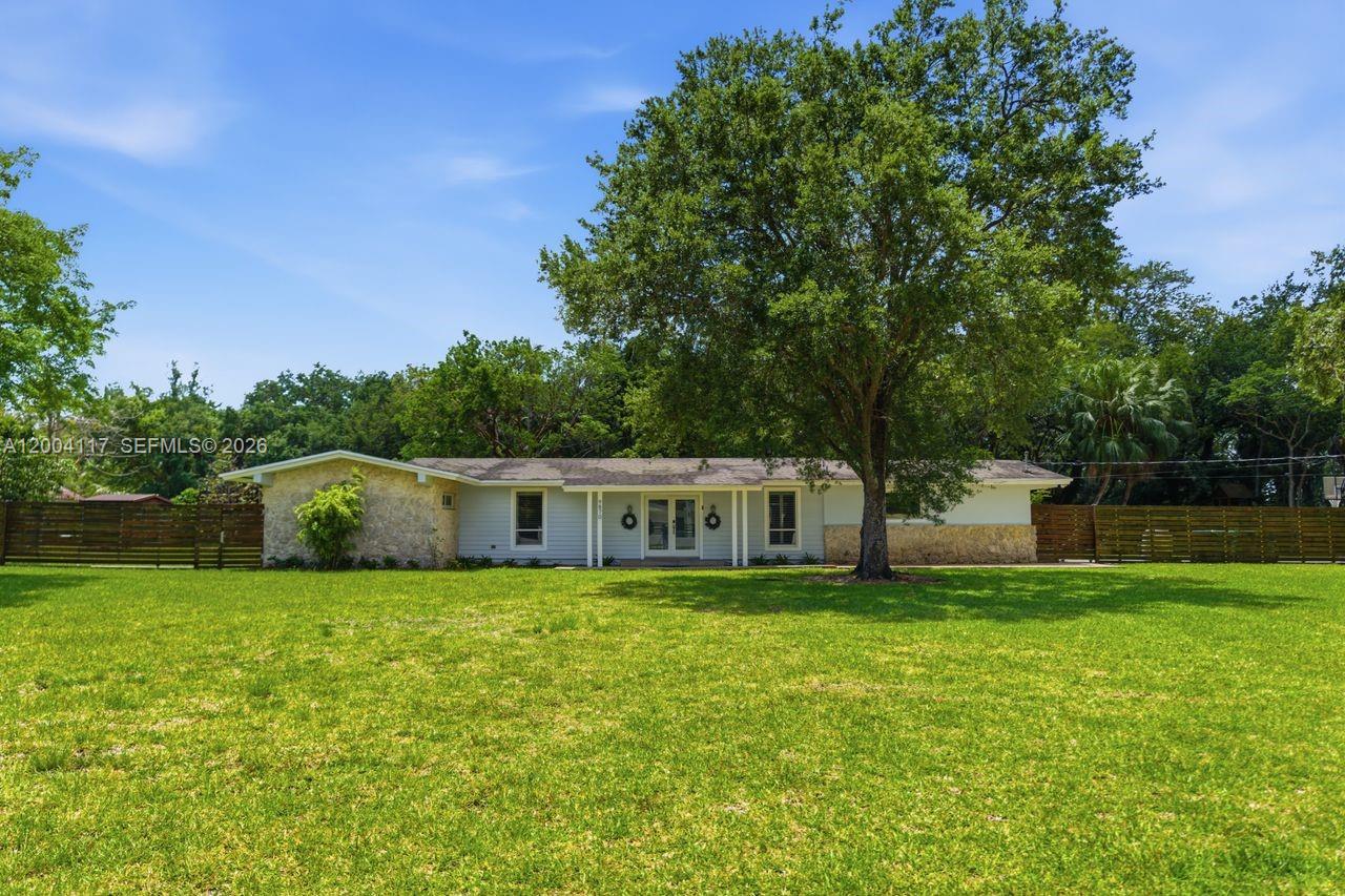 9870 SW 96th St Miami, FL 33176