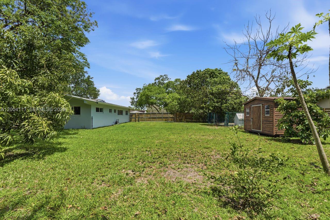 9870 SW 96th St Miami, FL 33176