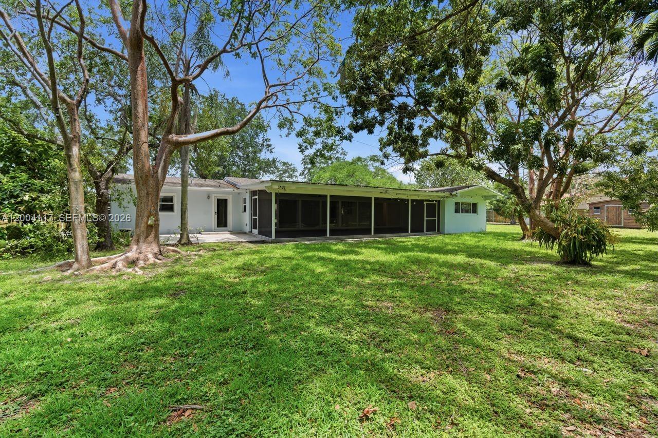 9870 SW 96th St Miami, FL 33176