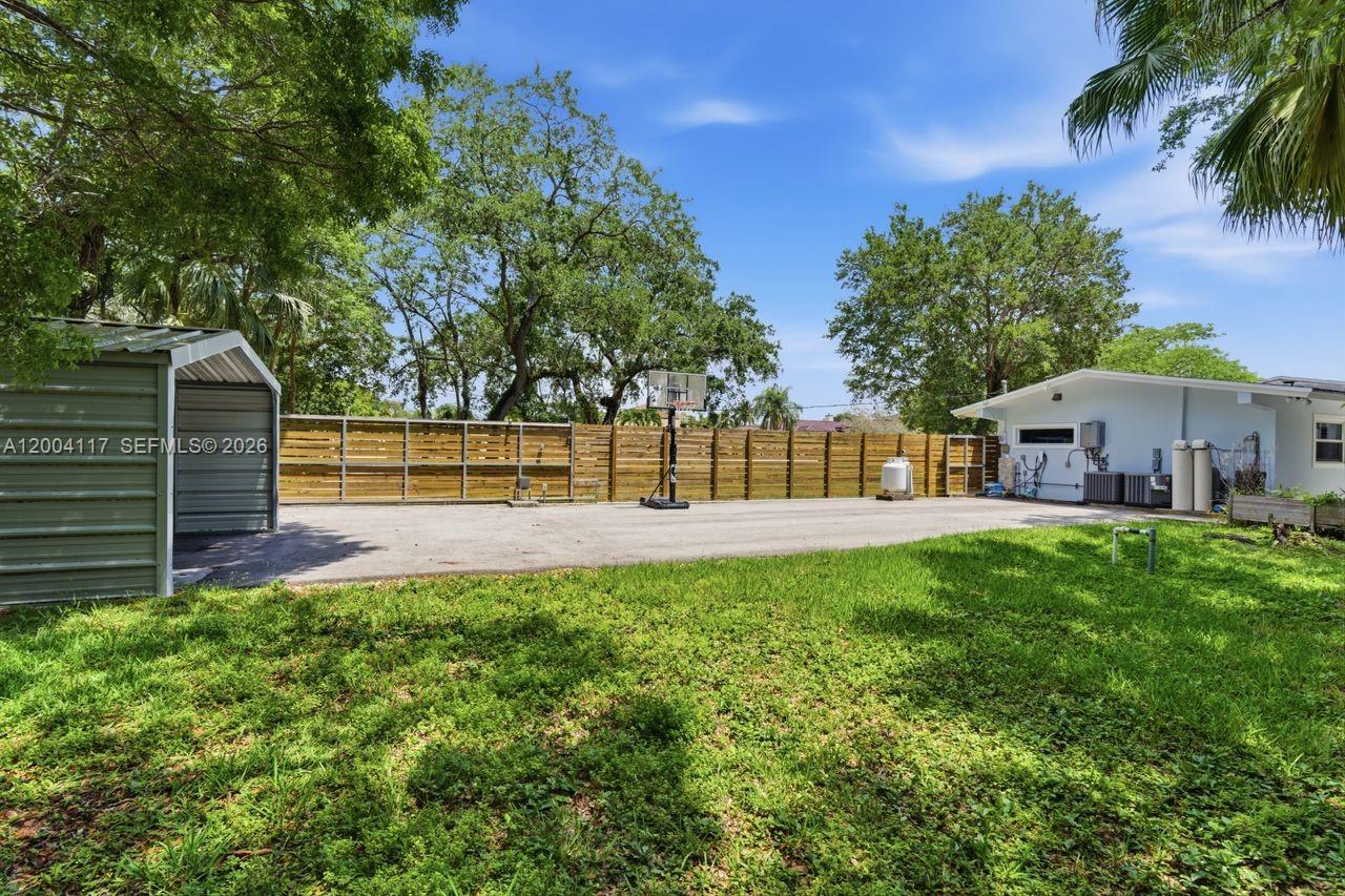 9870 SW 96th St Miami, FL 33176