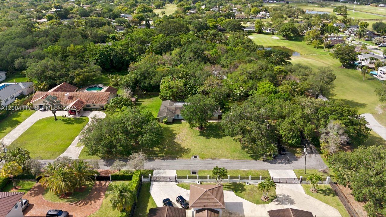 9870 SW 96th St Miami, FL 33176