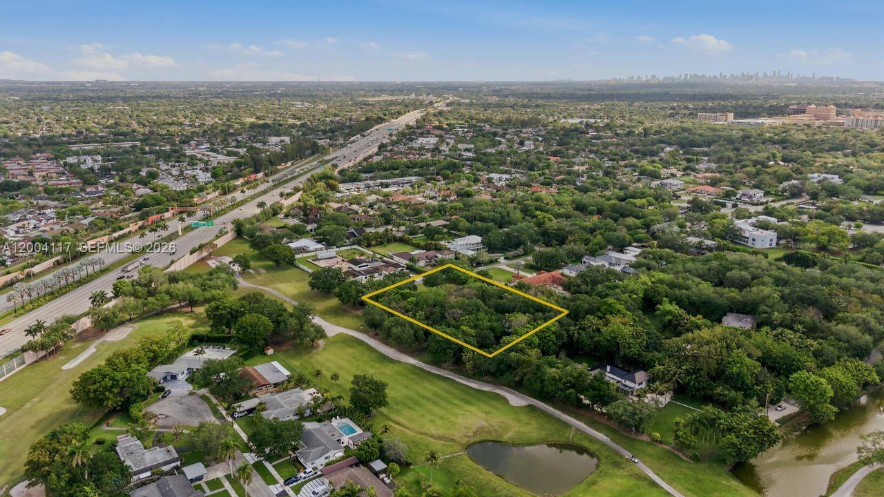 9870 SW 96th St Miami, FL 33176
