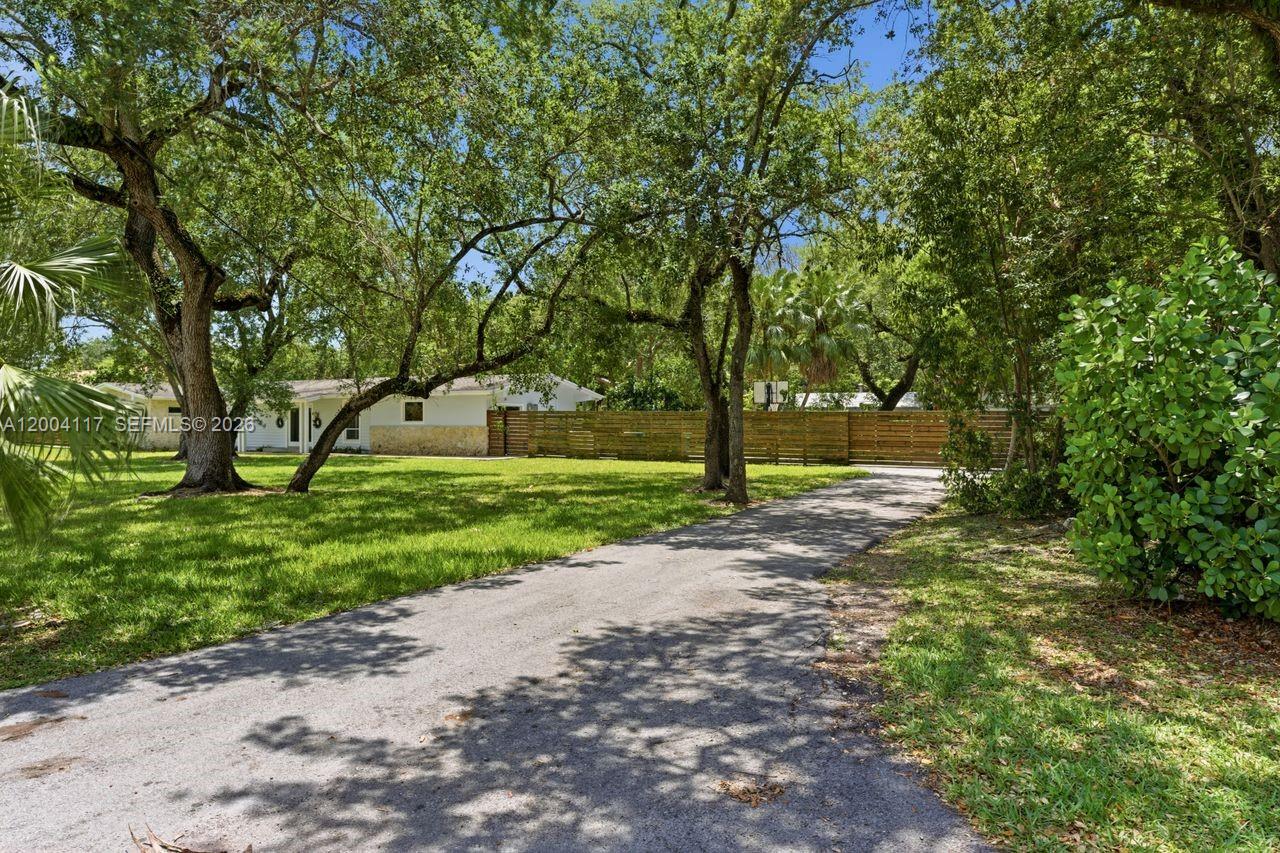 9870 SW 96th St Miami, FL 33176