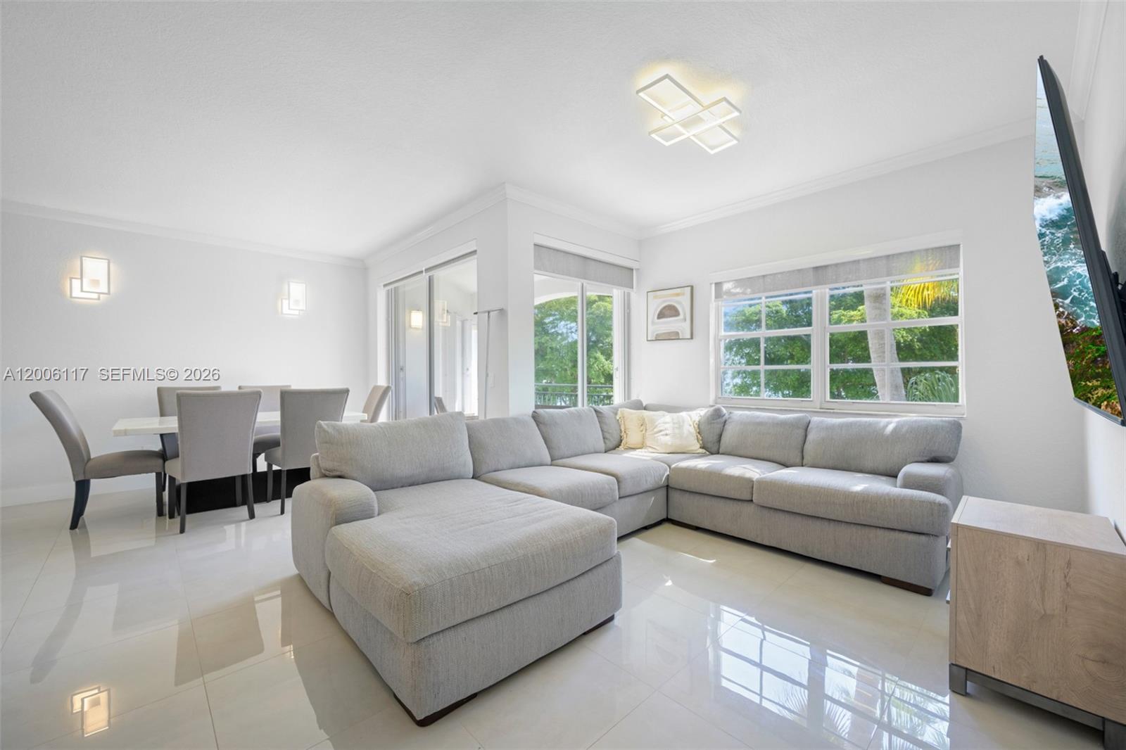 3255 NE 184th St #12410