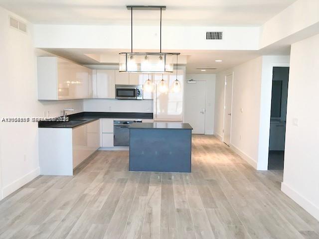 1010 Brickell Ave #4609