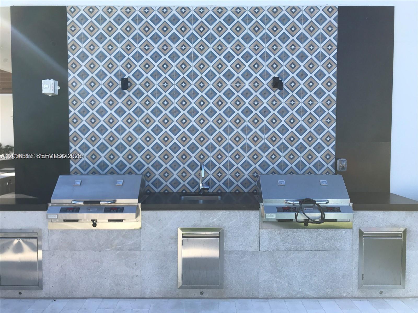 1010 Brickell Ave #4609 Miami, FL 33131