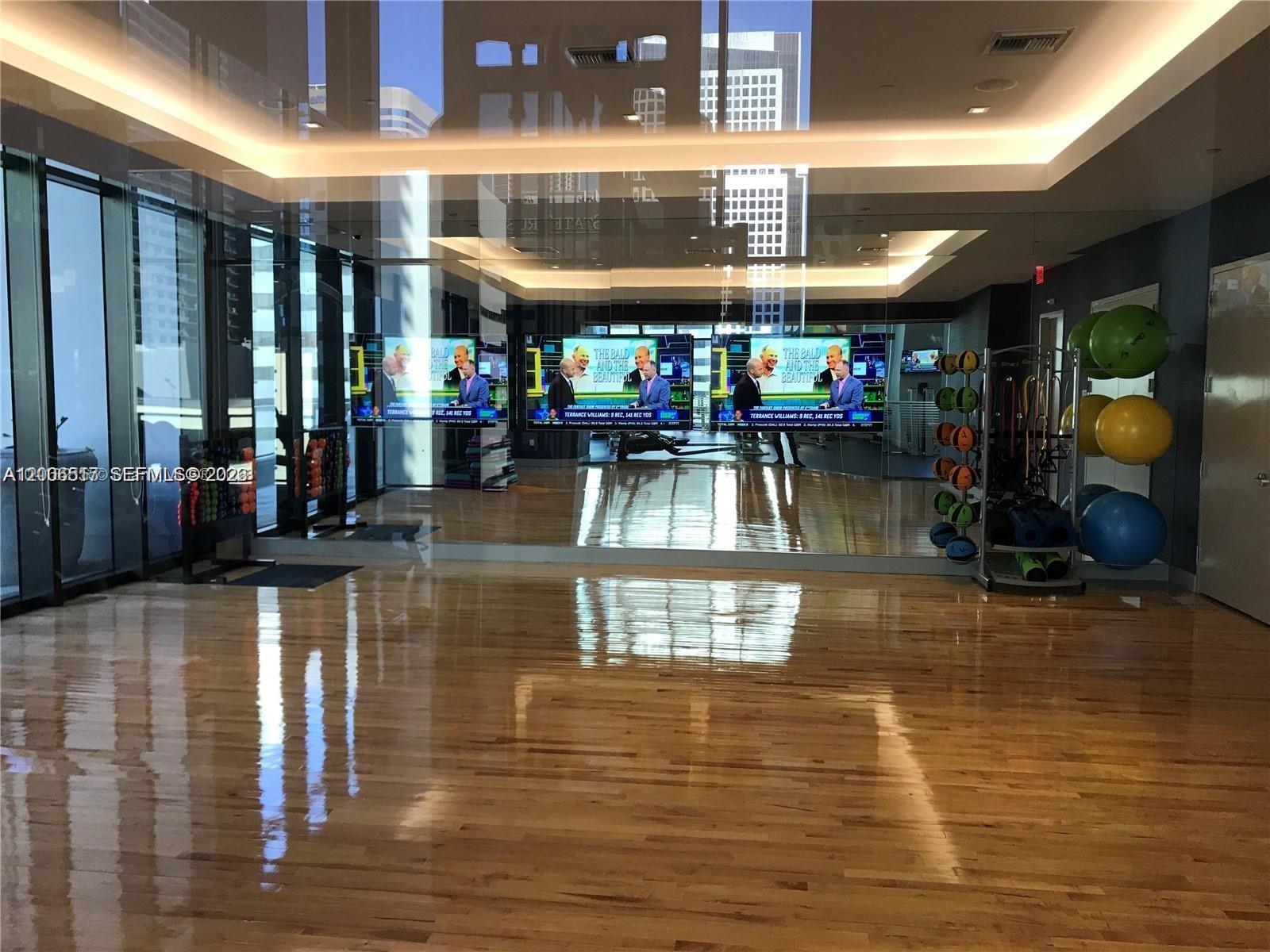 1010 Brickell Ave #4609 Miami, FL 33131