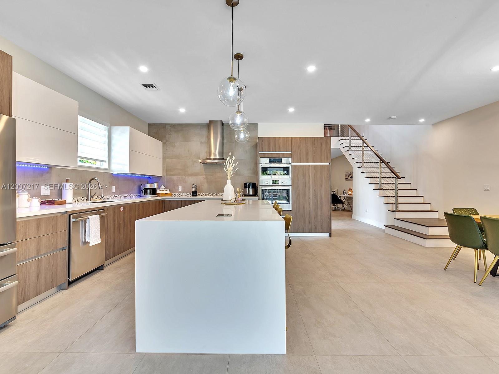 1808 Coral Rdg Dr Fort Lauderdale, FL 33305