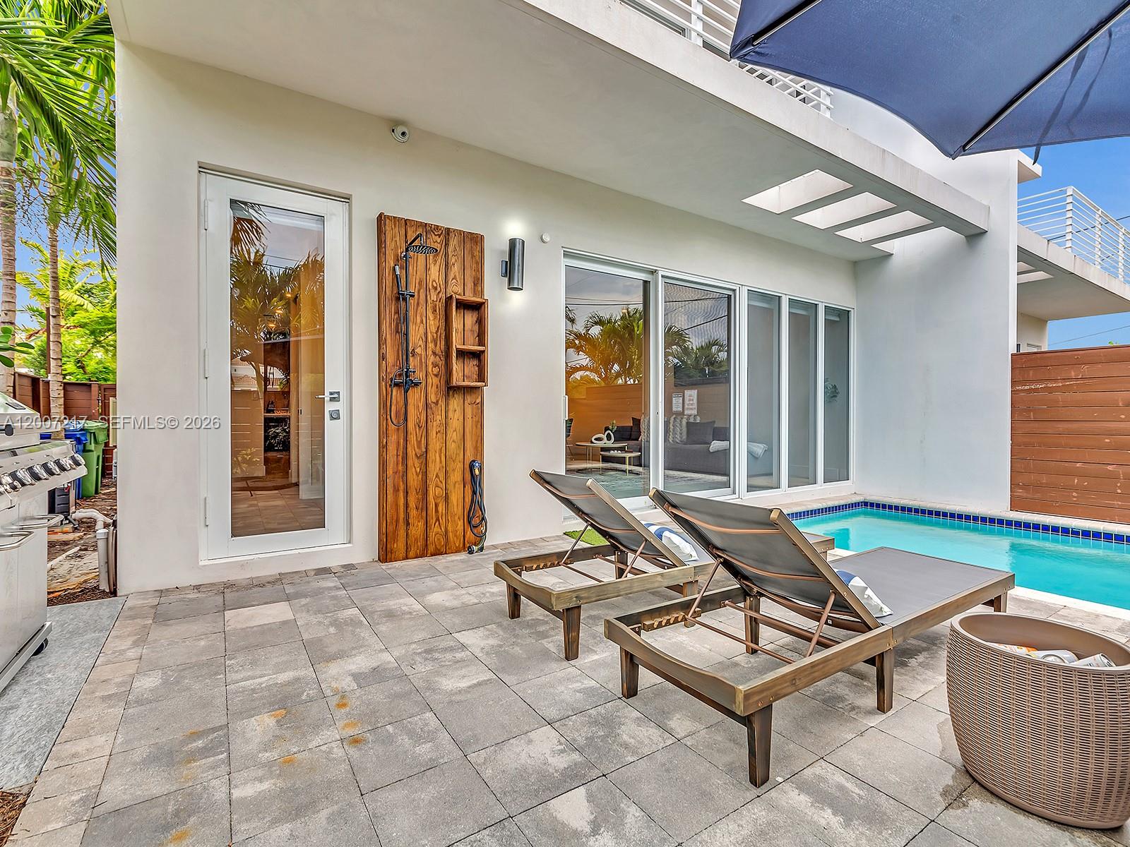 1808 Coral Rdg Dr Fort Lauderdale, FL 33305