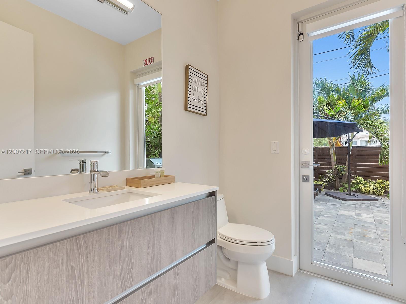 1808 Coral Rdg Dr Fort Lauderdale, FL 33305