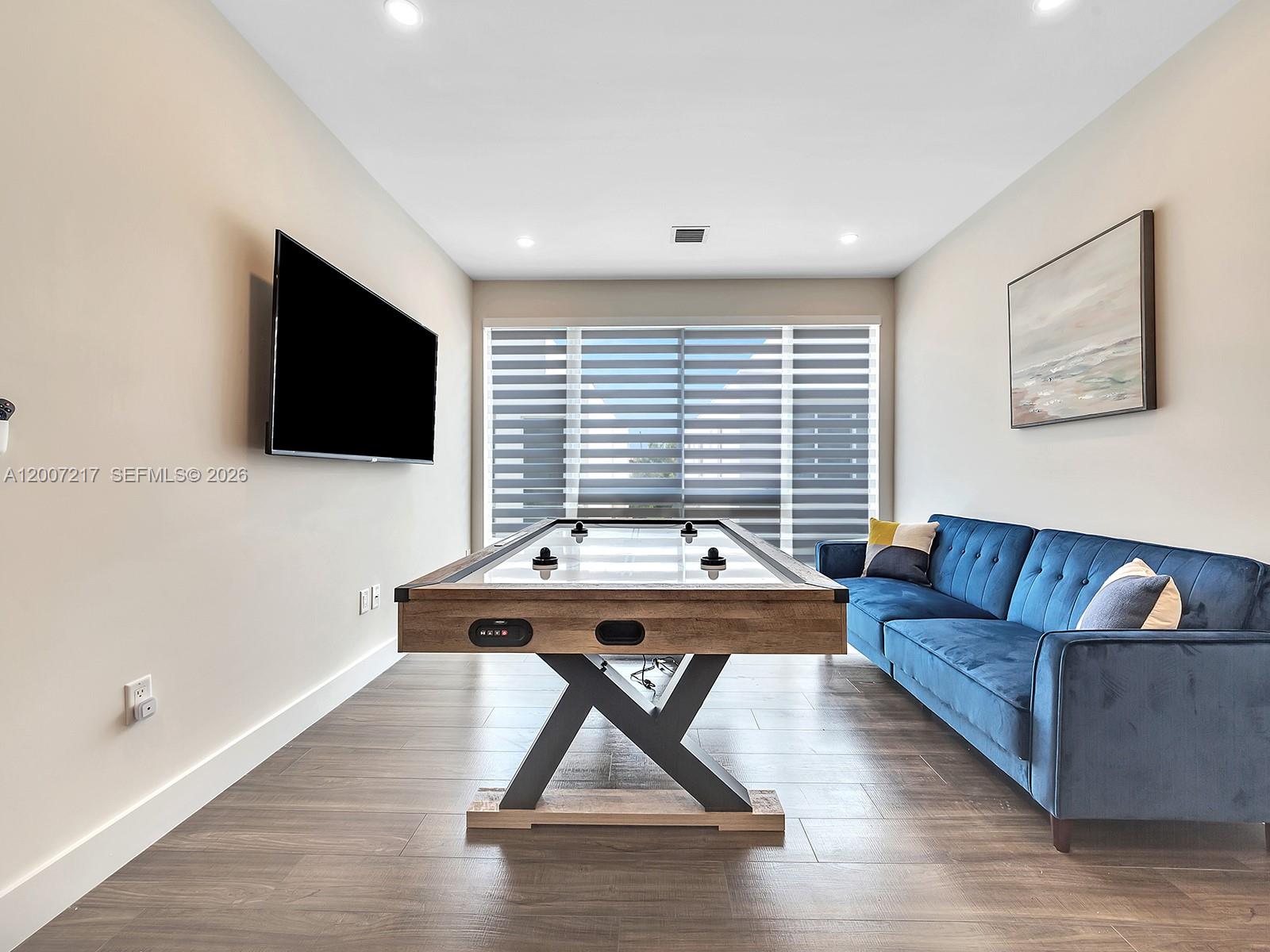 1808 Coral Rdg Dr Fort Lauderdale, FL 33305