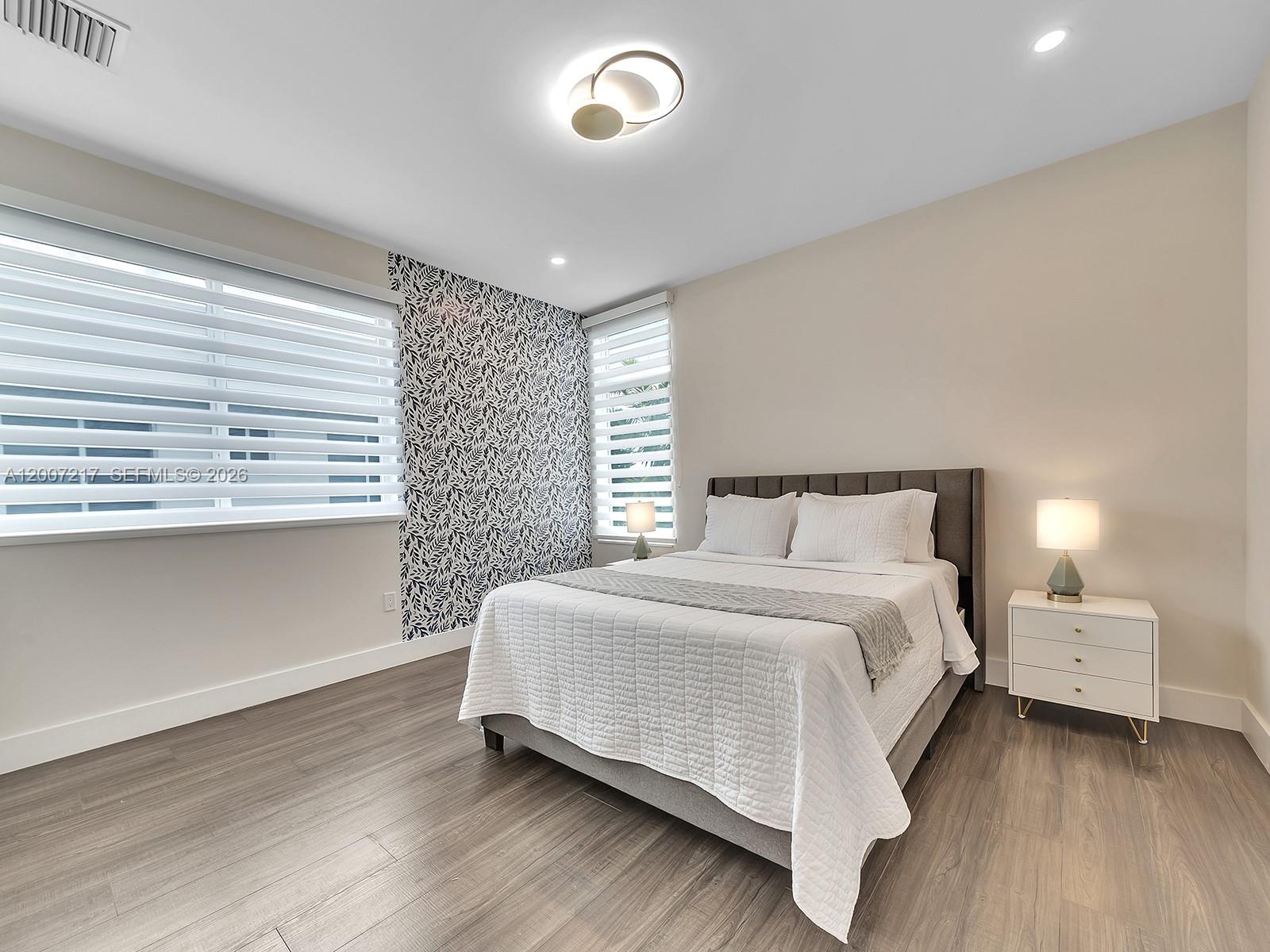 1808 Coral Rdg Dr Fort Lauderdale, FL 33305