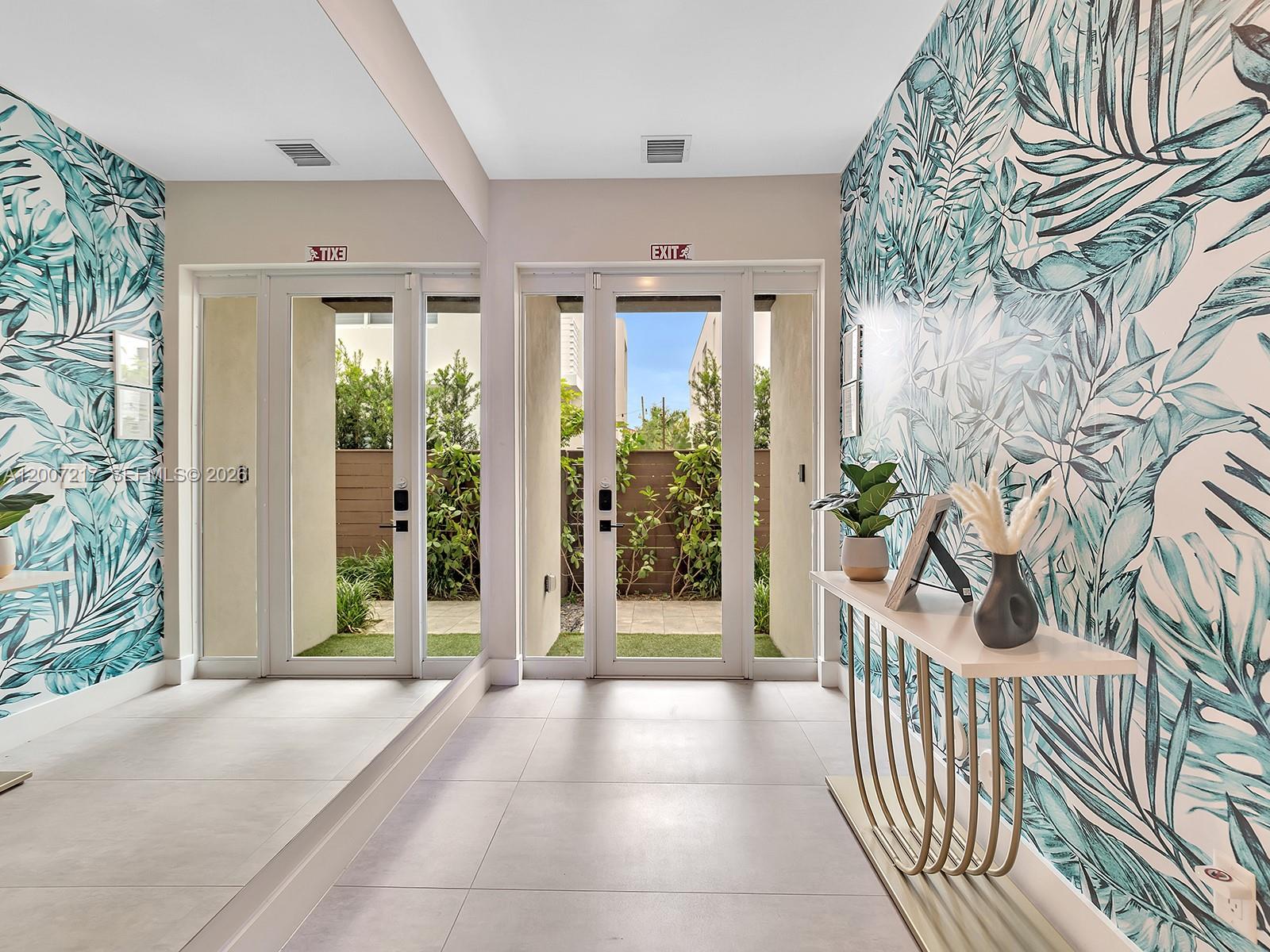 1808 Coral Rdg Dr Fort Lauderdale, FL 33305