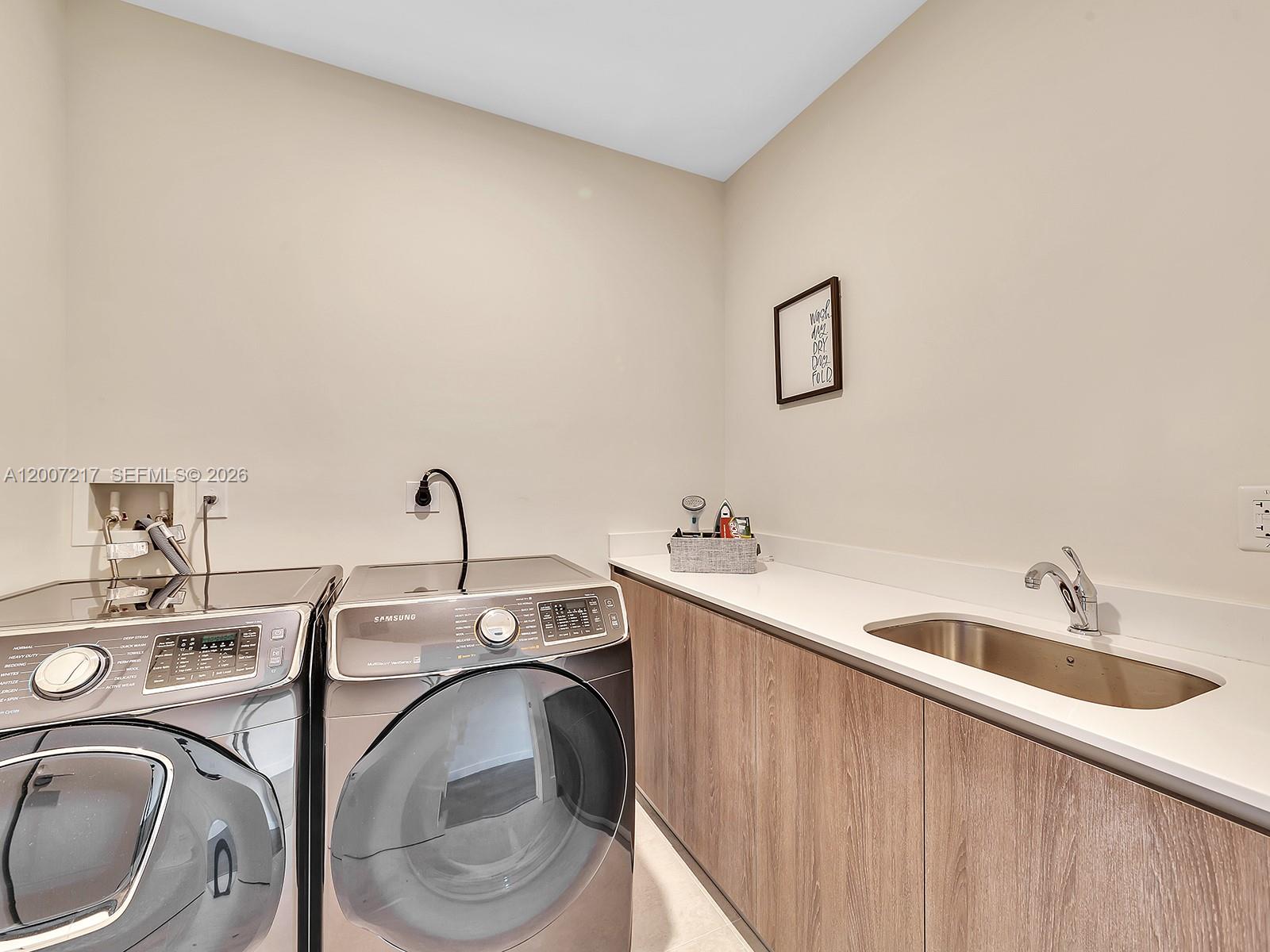 1808 Coral Rdg Dr Fort Lauderdale, FL 33305