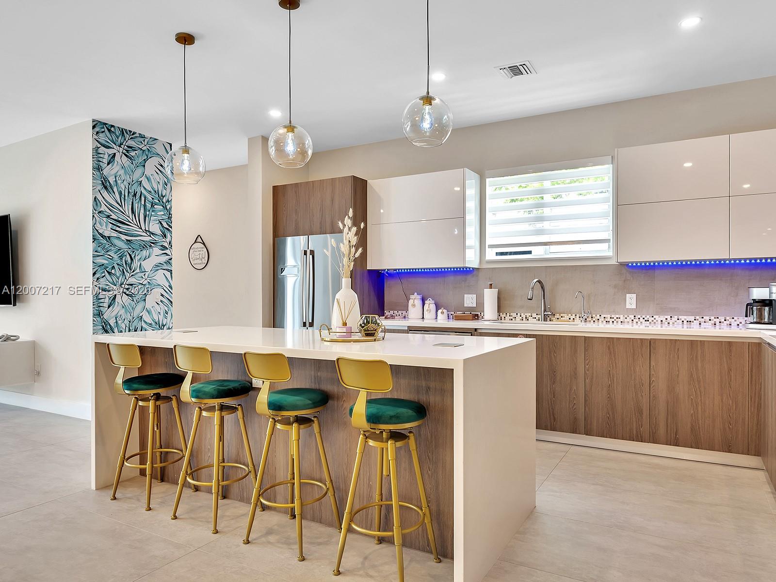 1808 Coral Rdg Dr Fort Lauderdale, FL 33305