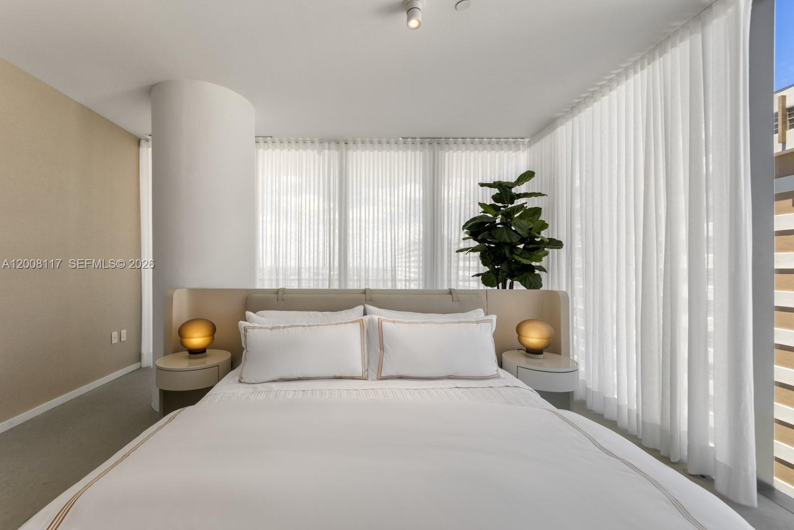 2000 S Ocean Dr #17A Hallandale Beach, FL 33009