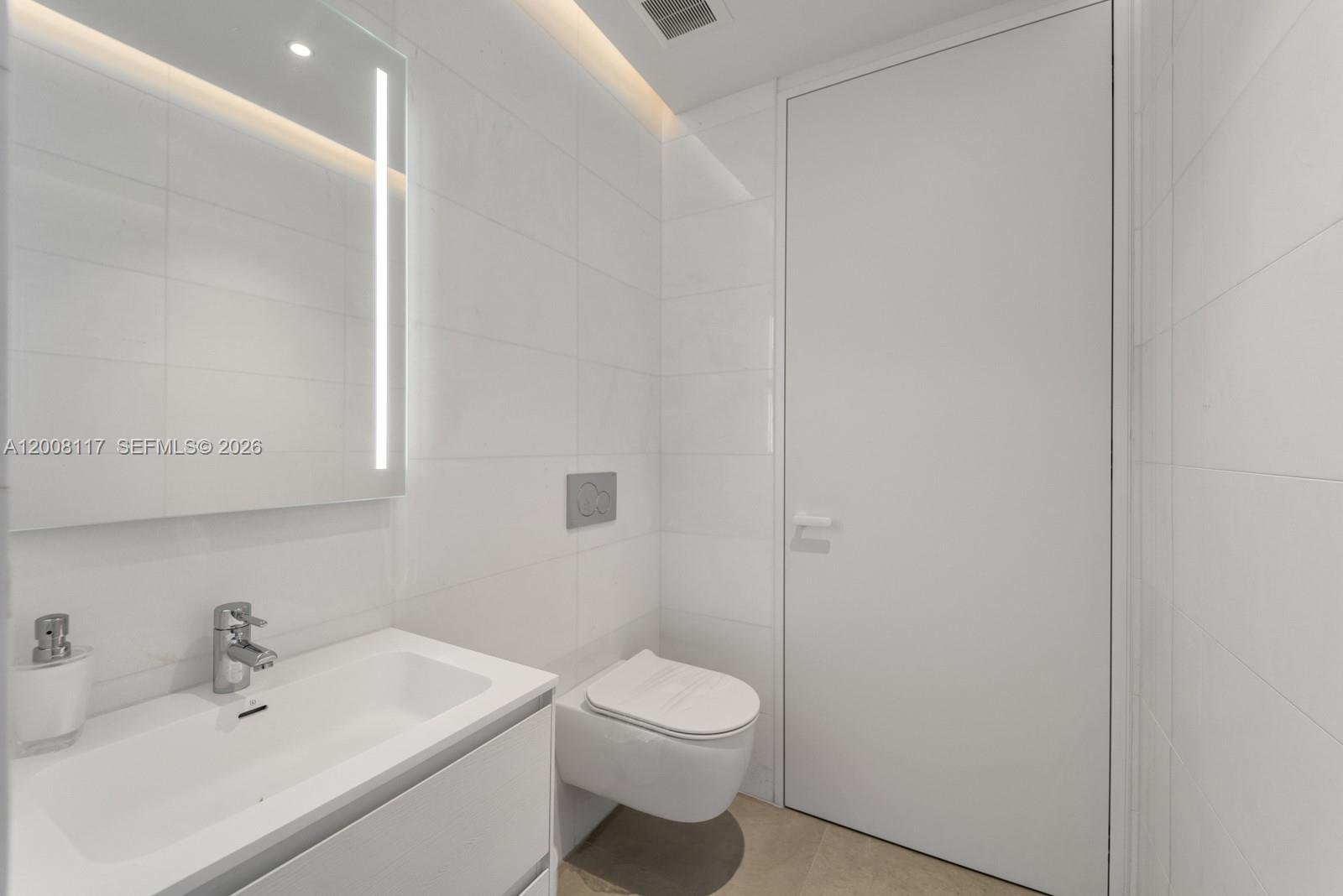 2000 S Ocean Dr #17A Hallandale Beach, FL 33009