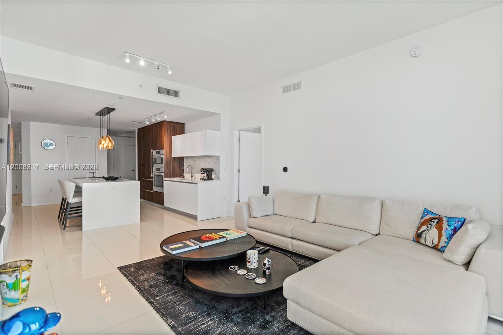 851 NE 1st Ave #3707 Miami, FL 33132