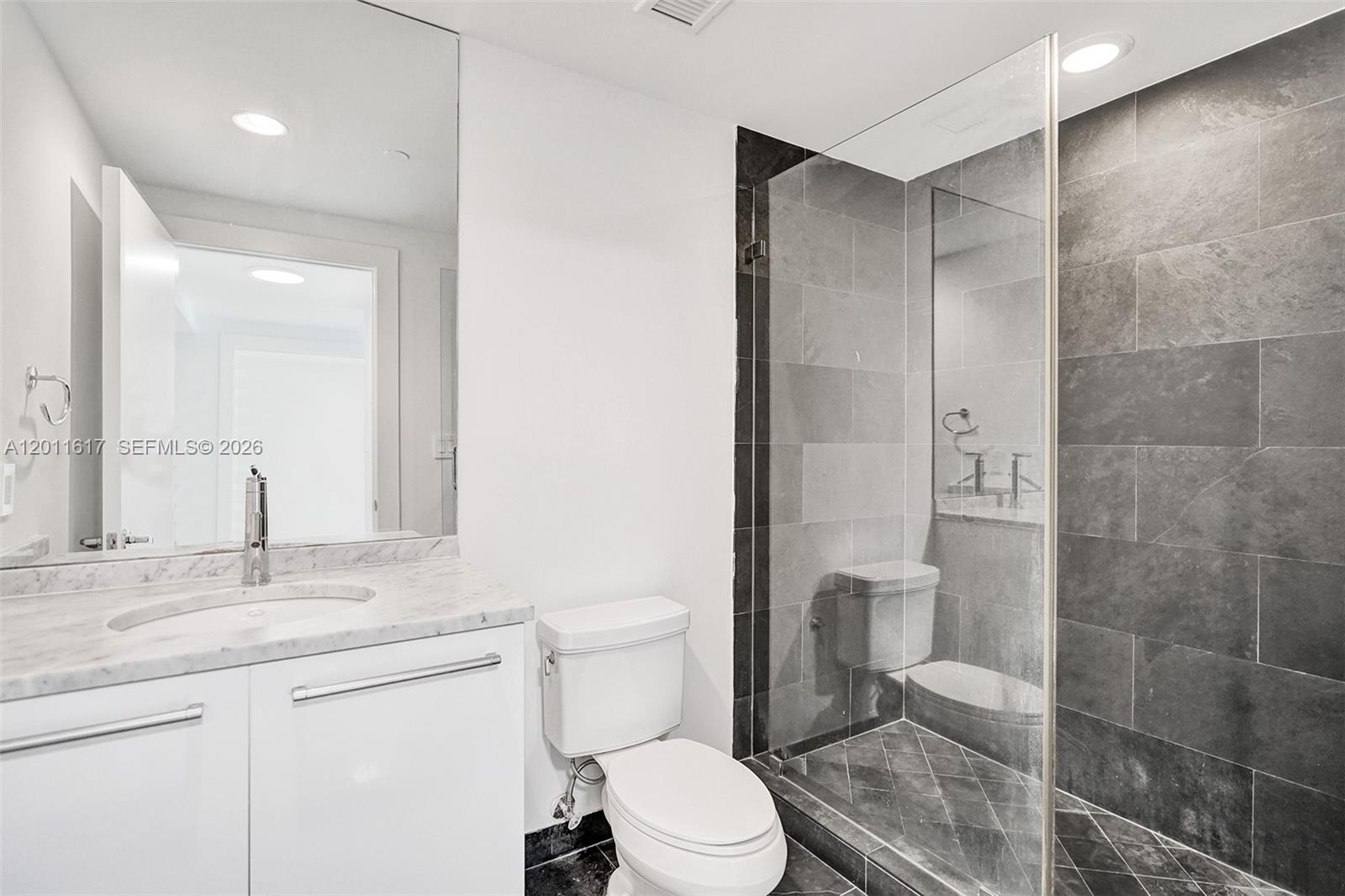 900 Biscayne Blvd #1808 Miami, FL 33132