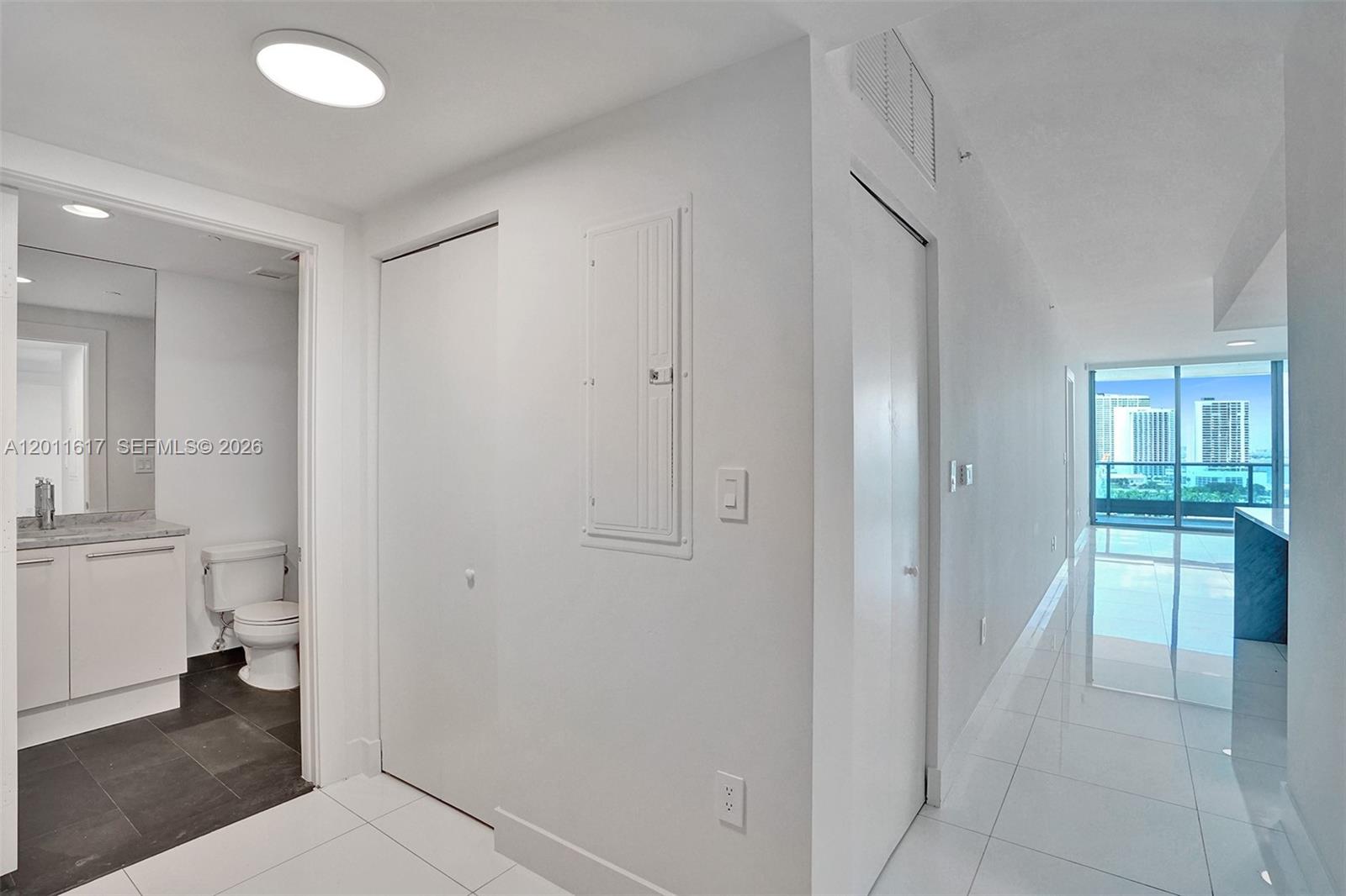900 Biscayne Blvd #1808 Miami, FL 33132