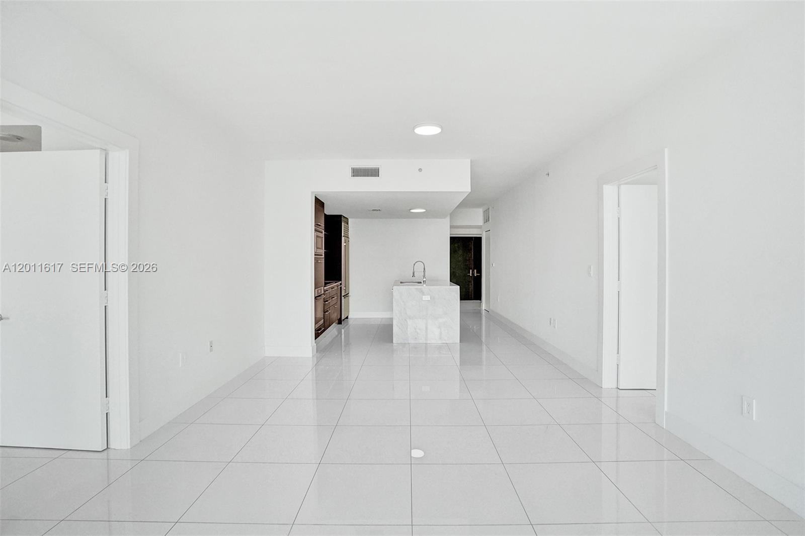 900 Biscayne Blvd #1808 Miami, FL 33132
