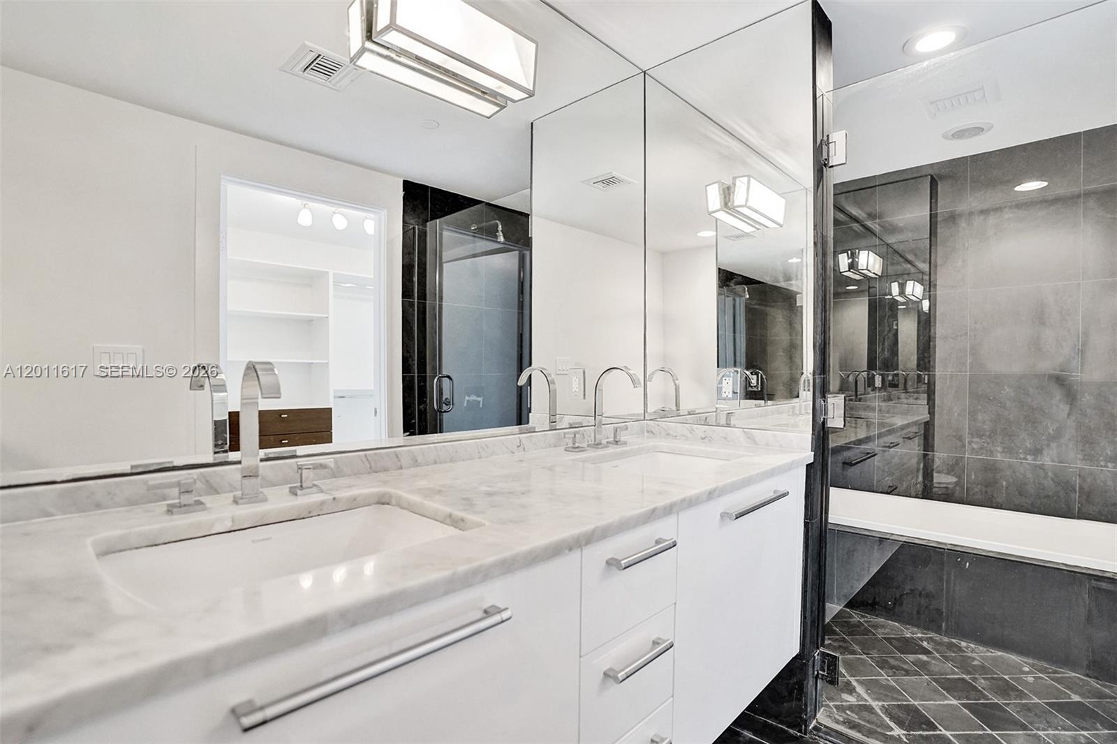 900 Biscayne Blvd #1808 Miami, FL 33132