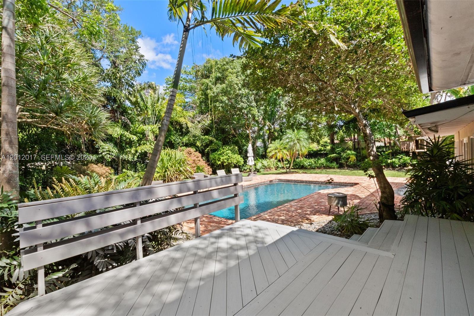 11220 SW 74th Ave Pinecrest, FL 33156